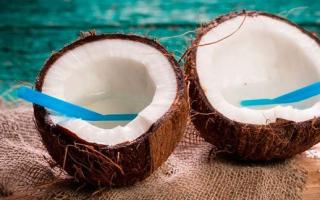 Как правильно открыть кокос в домашних условиях?